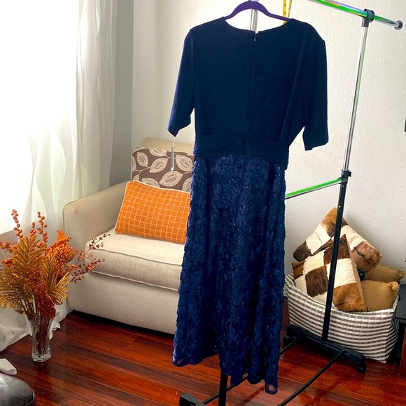 Embellished Surplice Cocktail Dress Size 14 ( D -  11) - Picture 4 of 7